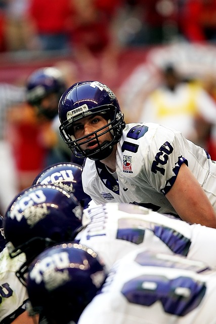 蒂姆·邓肯现身助阵，勇士队以大比分击败马刺队.